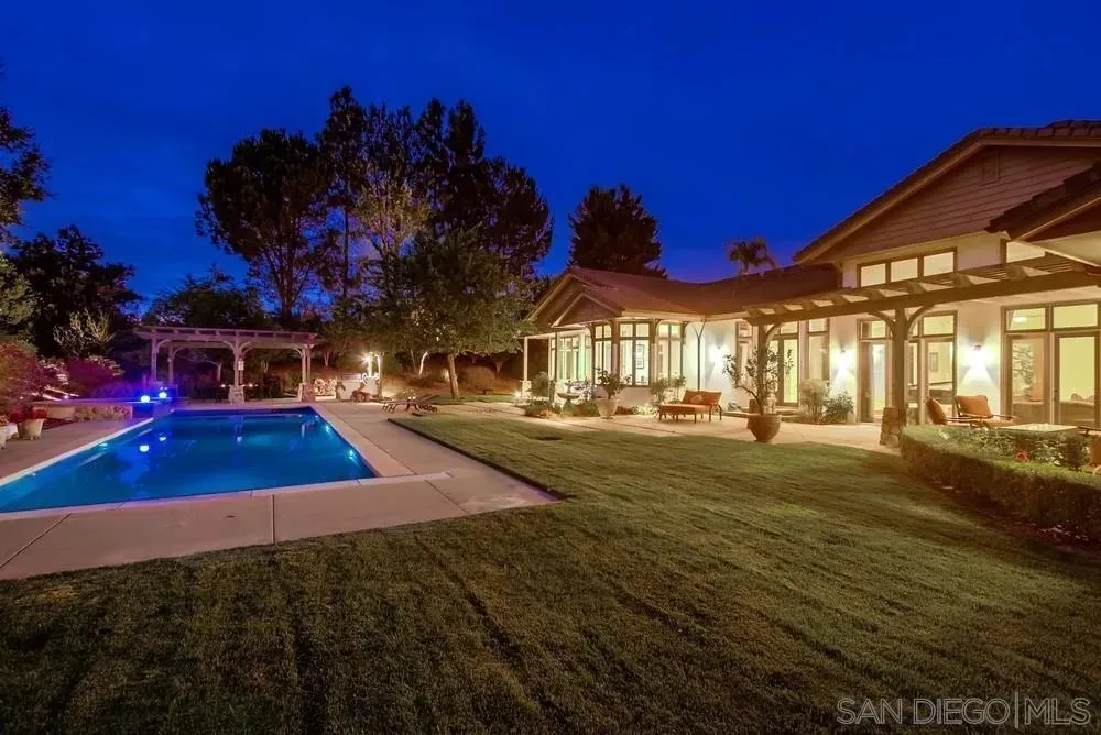 Poway, California 92064, United States, 4 Bedrooms Bedrooms, ,5 BathroomsBathrooms,Residential,Active,177286