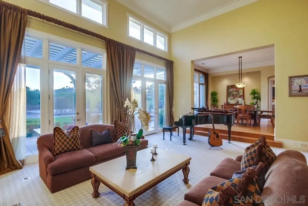 Poway, California 92064, United States, 4 Bedrooms Bedrooms, ,5 BathroomsBathrooms,Residential,Active,177286