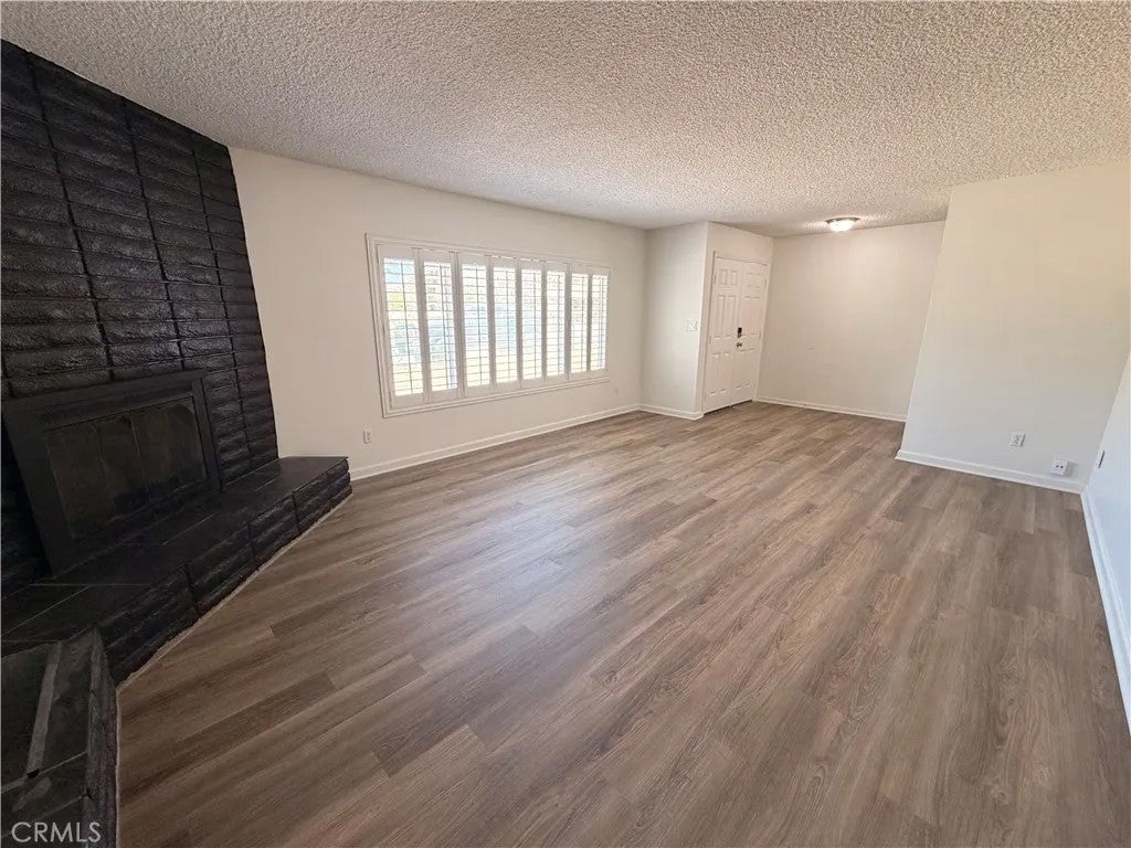 22625 Whittier
