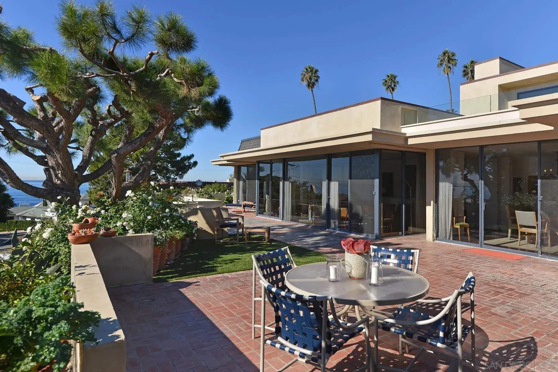 La Jolla, California 92037, United States, 4 Bedrooms Bedrooms, ,5 BathroomsBathrooms,Residential,Active,201770