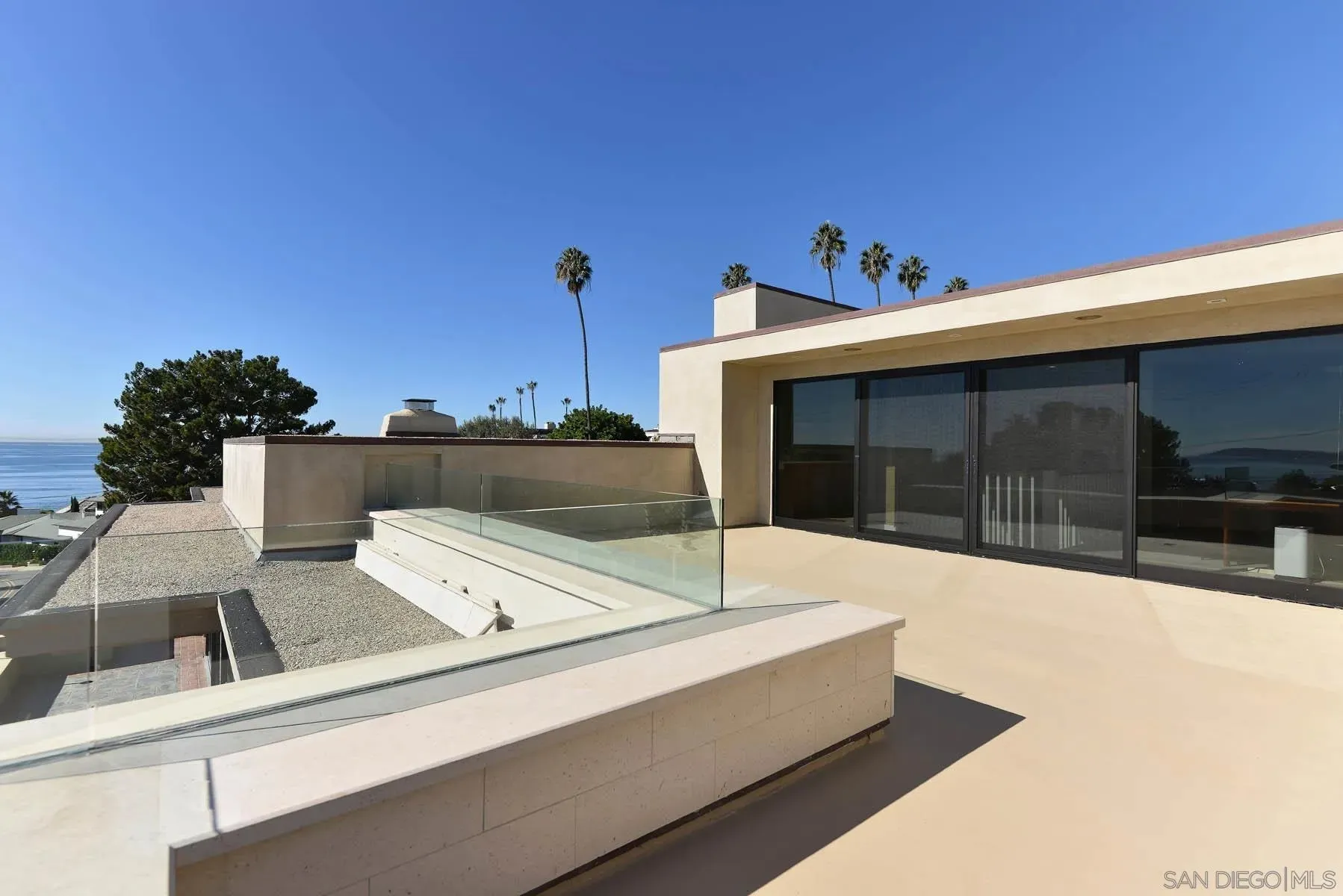 La Jolla, California 92037, United States, 4 Bedrooms Bedrooms, ,5 BathroomsBathrooms,Residential,Active,201770