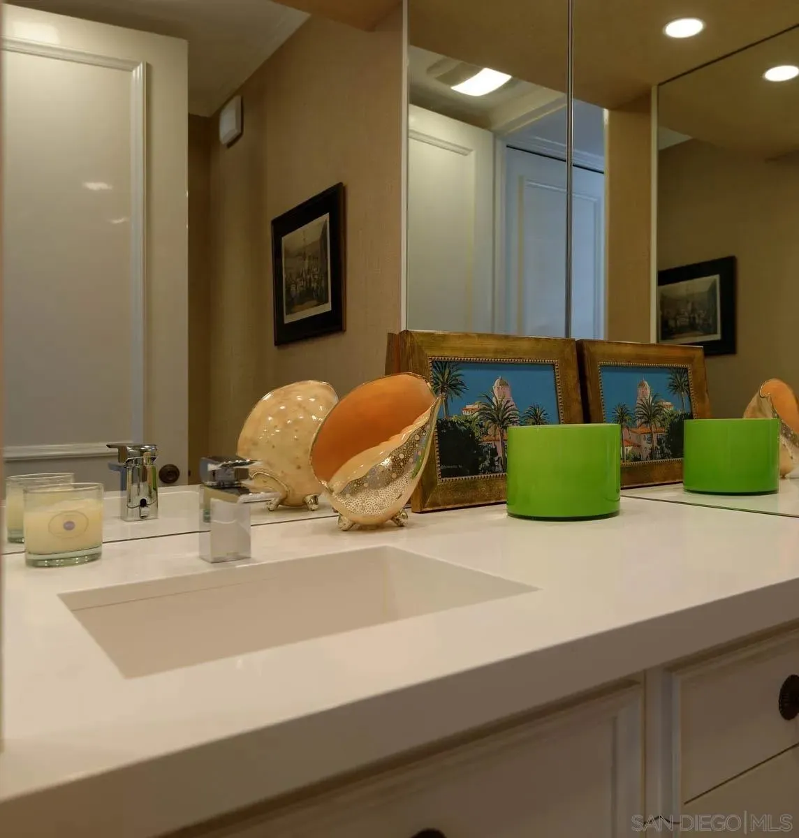 La Jolla, California 92037, United States, 4 Bedrooms Bedrooms, ,5 BathroomsBathrooms,Residential,Active,201770