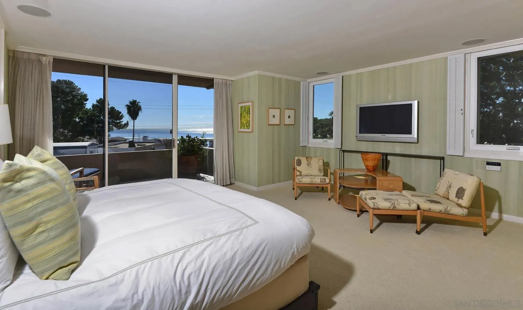 La Jolla, California 92037, United States, 4 Bedrooms Bedrooms, ,5 BathroomsBathrooms,Residential,Active,201770