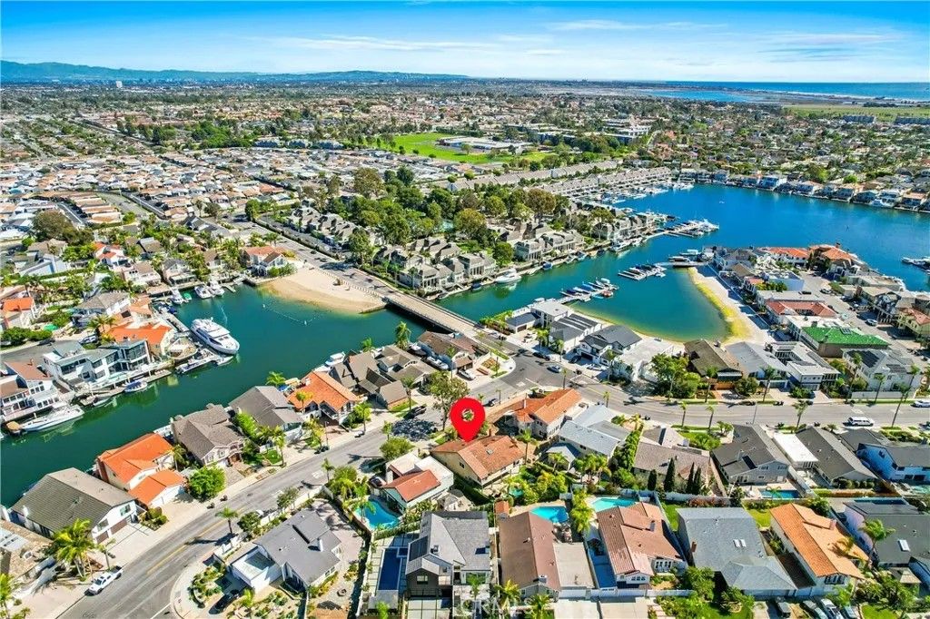 Photo of 16293 Wayfarer Lane, Huntington Beach, CA 92649 (MLS # OC26040029)