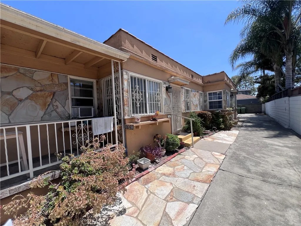 1726 W 83rd