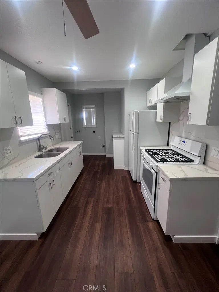 1726 W 83rd