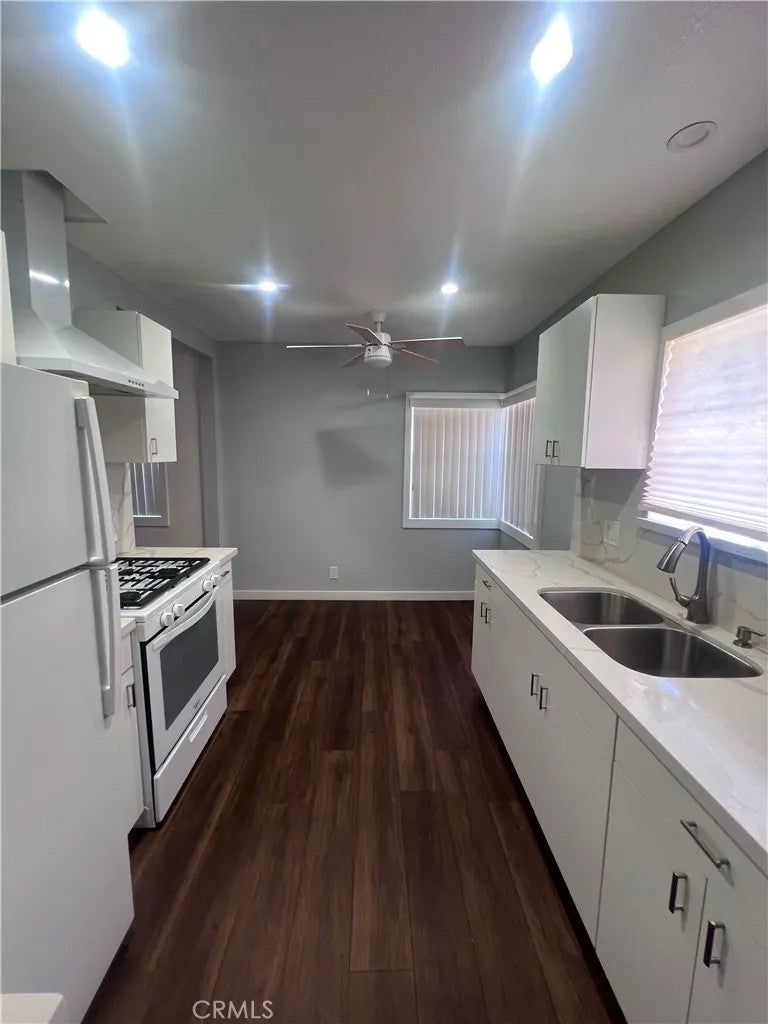 1726 W 83rd