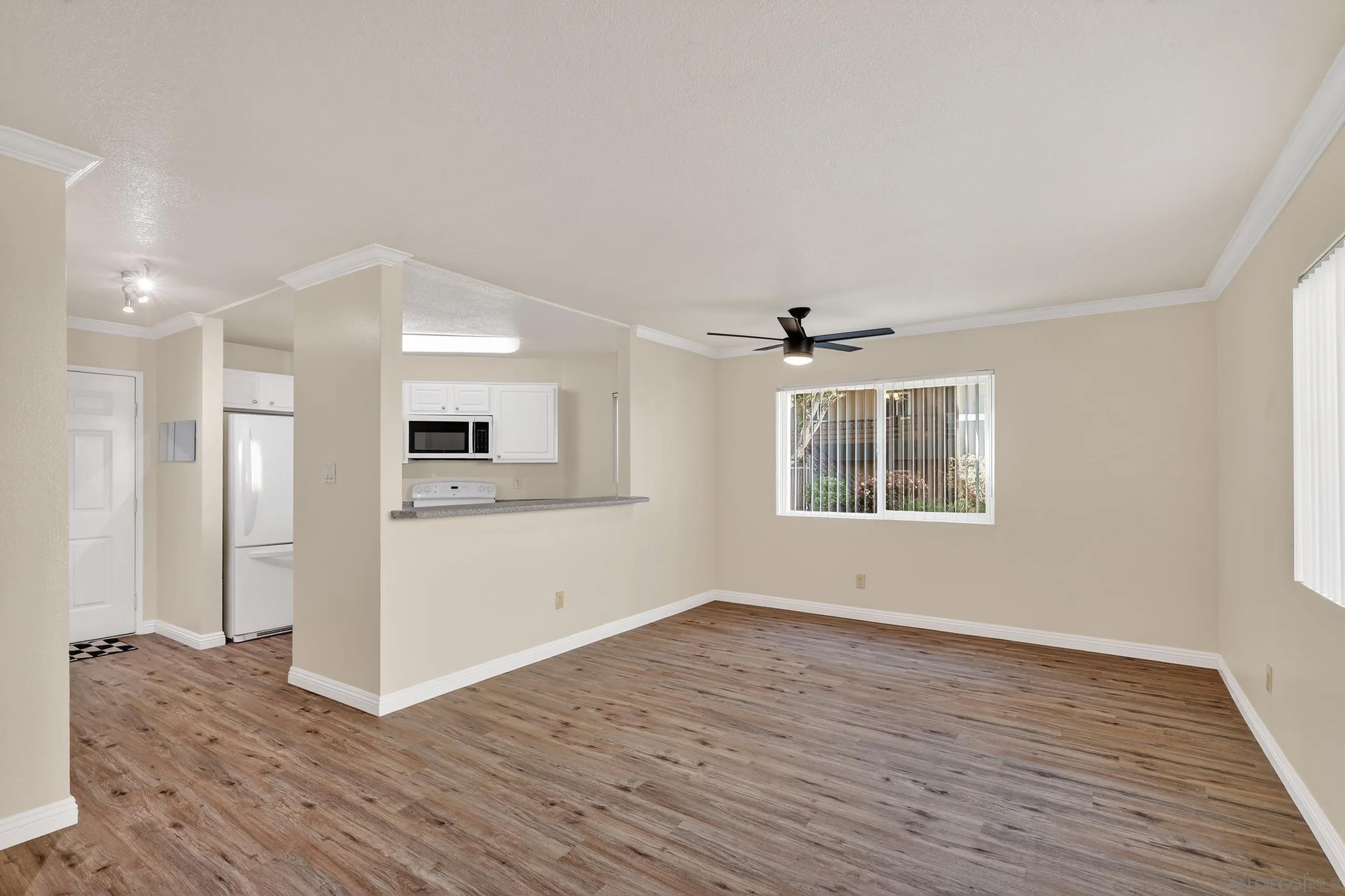 7545 Charmant Dr 1307