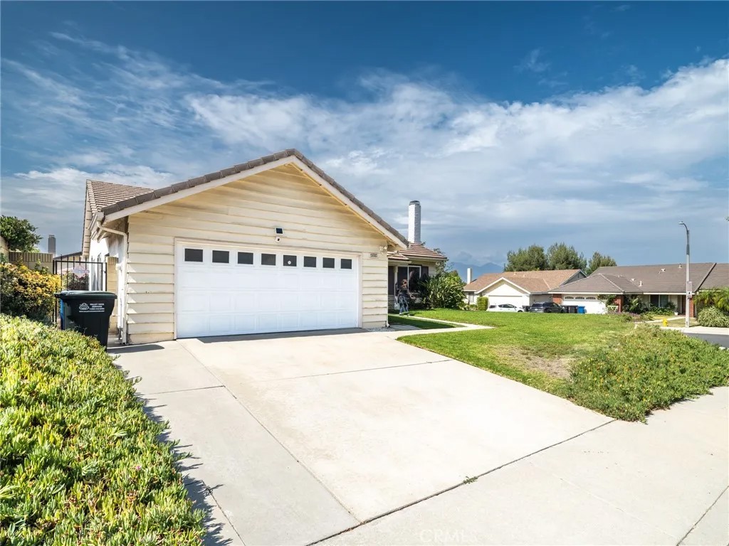 20995 Glenbrook Dr