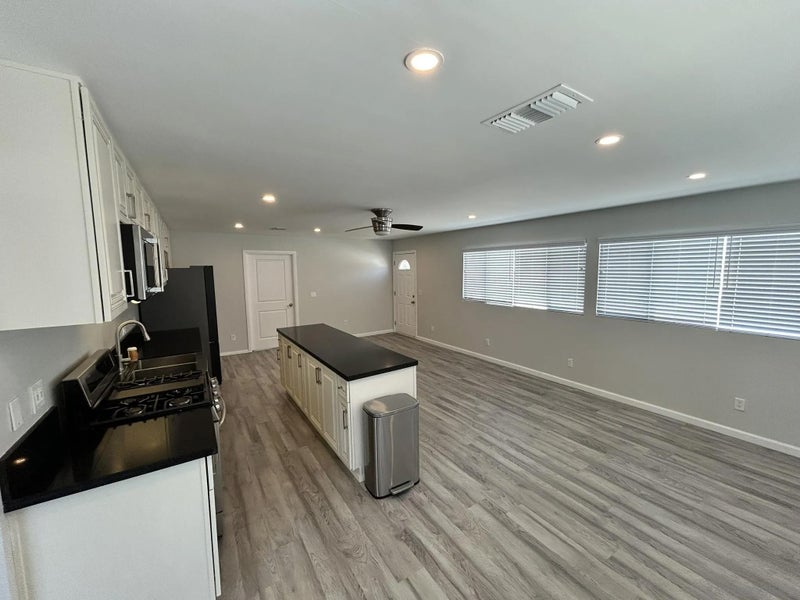 27452 Silver Lakes Pkwy