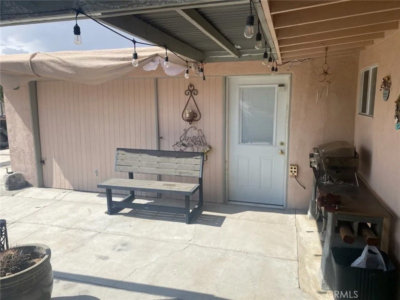 6925 Manzanita
