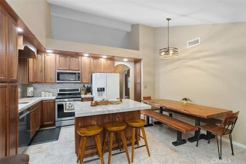 Tiny photo for 25047 Parkcrest Dr, Murrieta, CA 92562 (MLS # SW25252607)