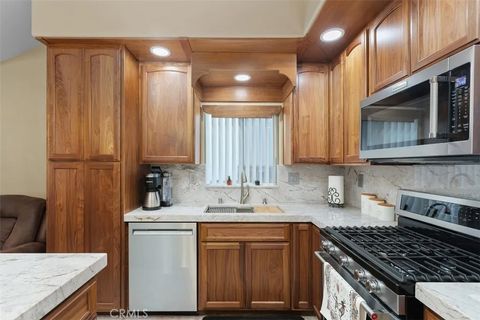 Tiny photo for 25047 Parkcrest Dr, Murrieta, CA 92562 (MLS # SW25252607)