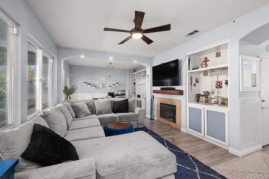 1713 FAWNTAIL Court