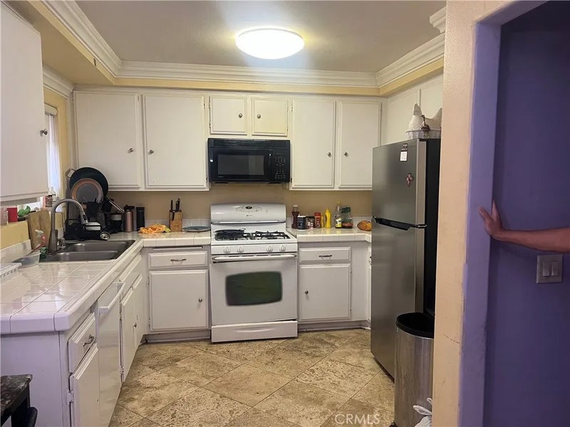 13540 Hubbard Street 39