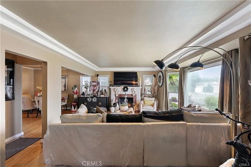 3907 Edgehill Drive