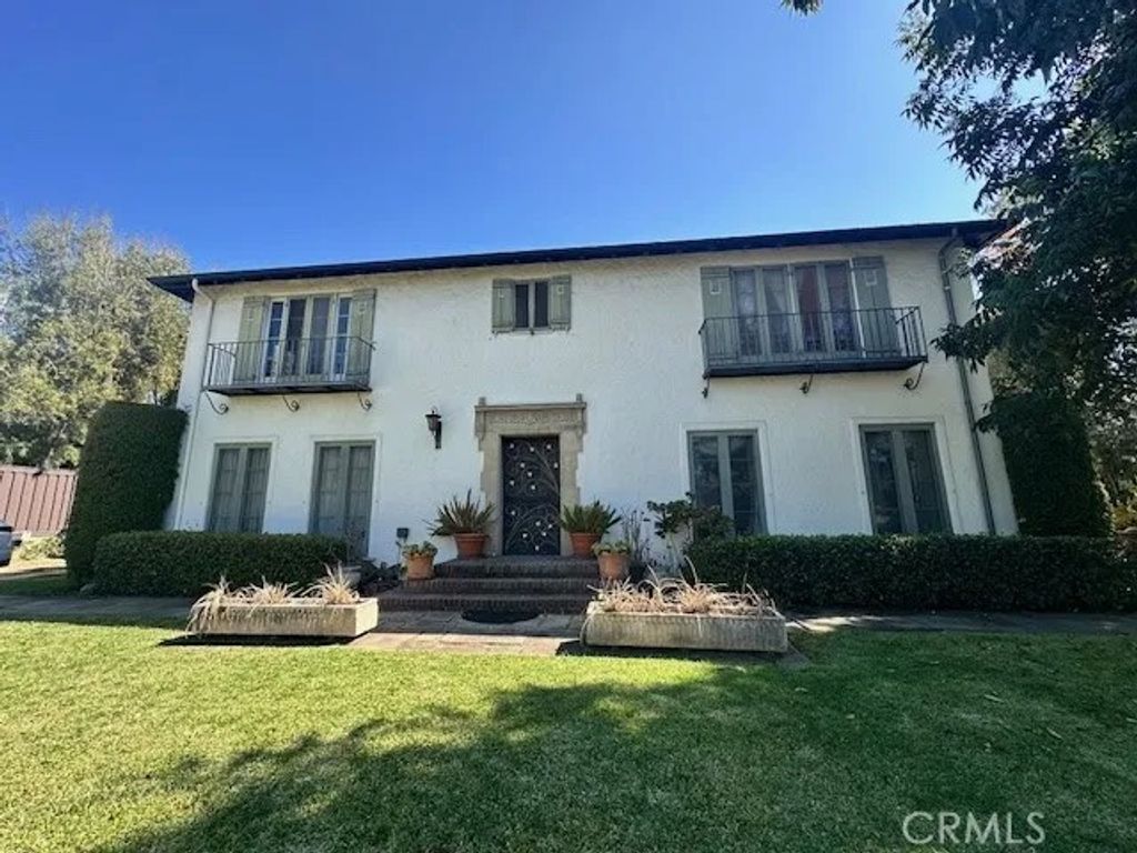 Photo of 484 Prospect Terrace, Pasadena, CA 91103 (MLS # AR25274864)
