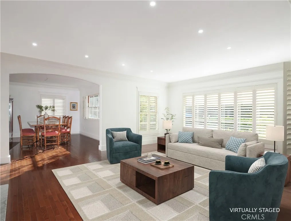 300 Via Alcance