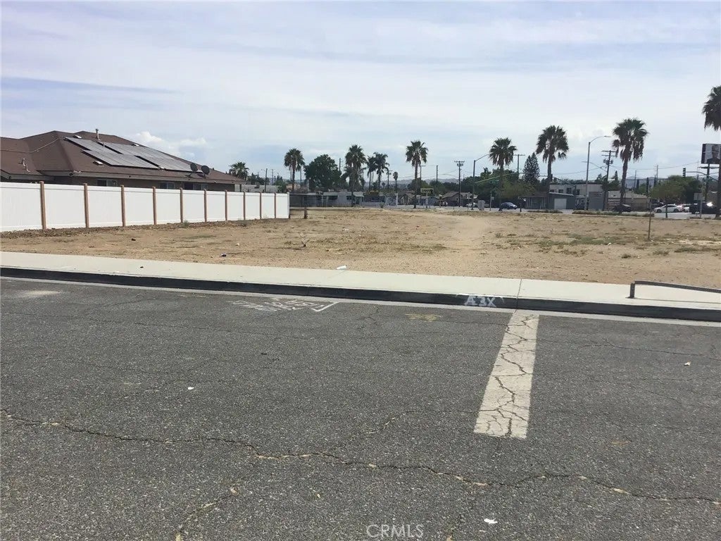 Photo of 0 Bushnell, Riverside, CA 92505 (MLS # IV26200819)