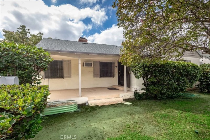 14738 Magnolia Boulevard