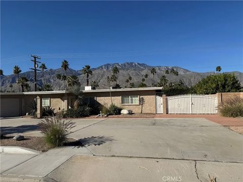 Photo of 445 N Farrell Dr, Palm Springs, CA 92262 (MLS # CV26018371)