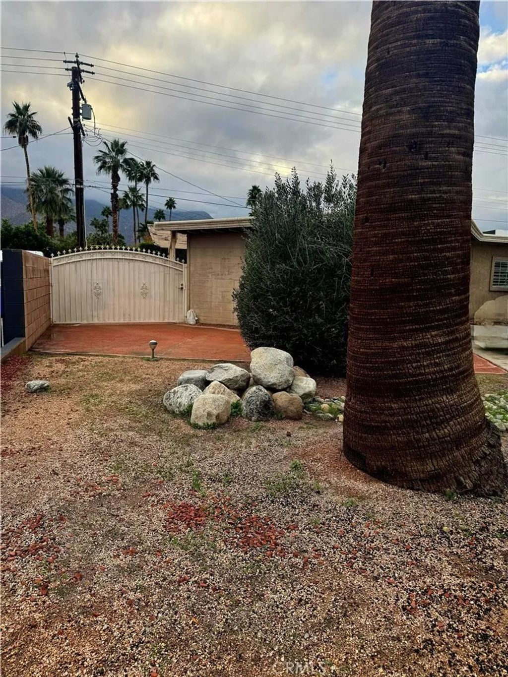 Photo of 445 N Farrell Dr, Palm Springs, CA 92262 (MLS # CV26018371)