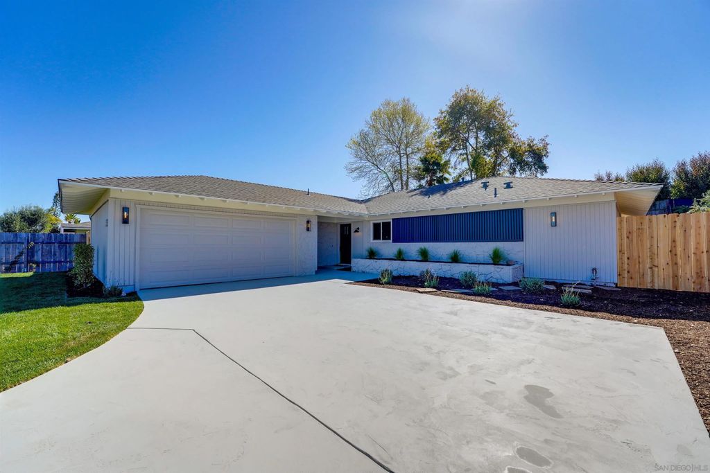 Photo of 2927 Governor Dr, San Diego, CA 92122 (MLS # 260005670)