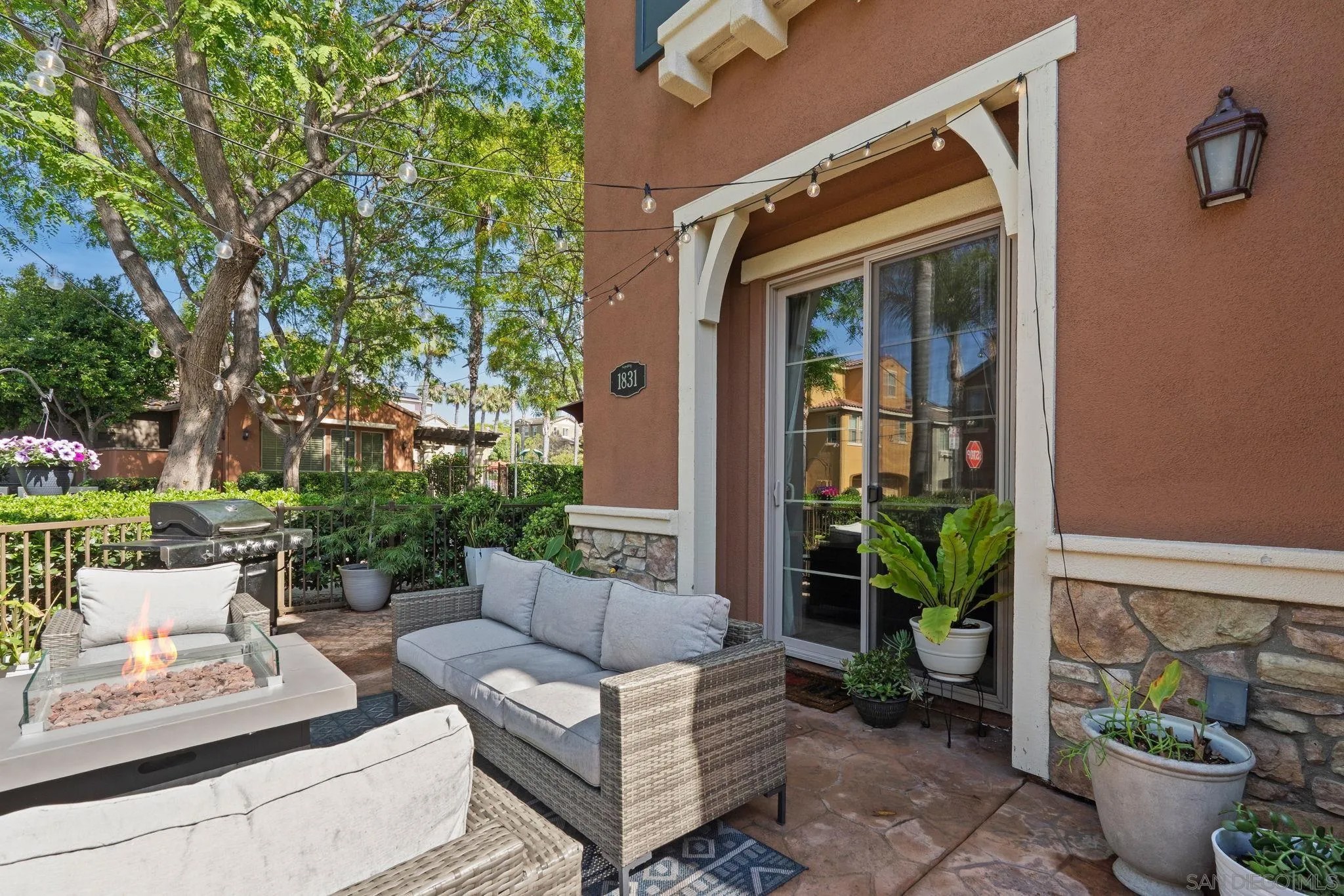 1831 Scarlet PL