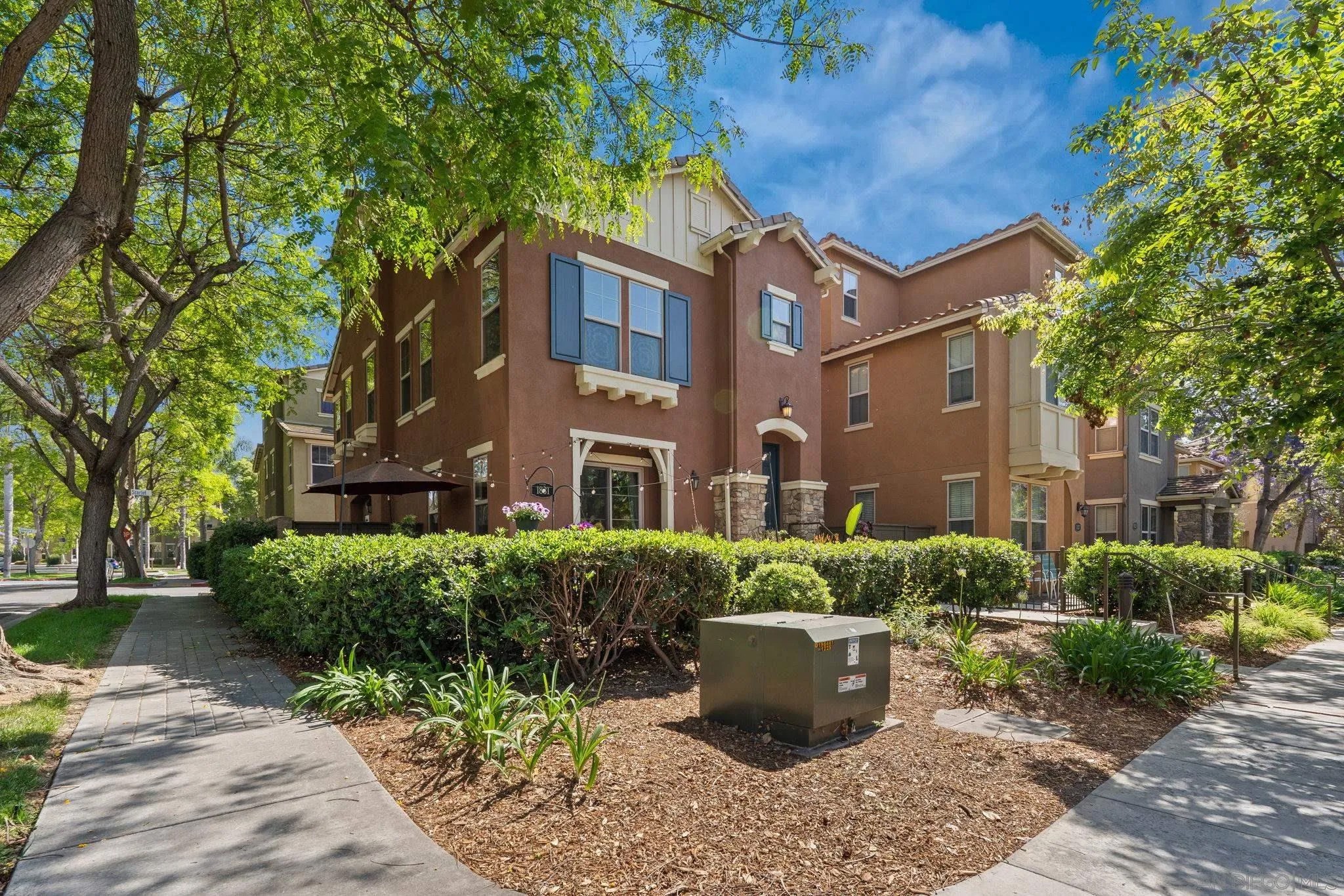 1831 Scarlet PL