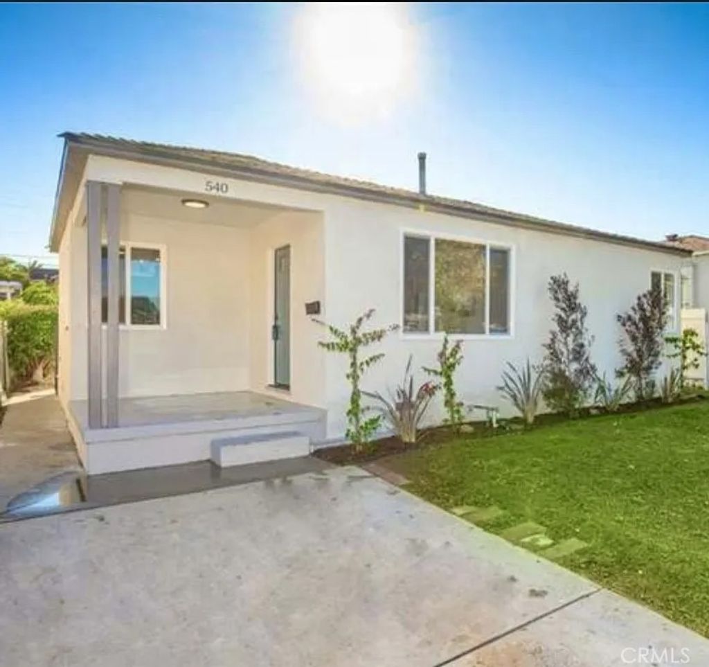 Photo of 540 W 111th Pl, Los Angeles, CA 90044 (MLS # DW26059407)
