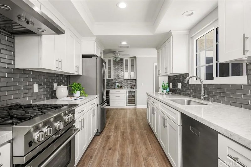 3311 W Lincoln 12