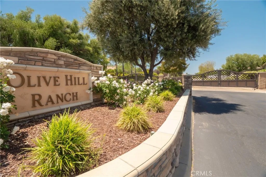 42926 Joshua Tree Court