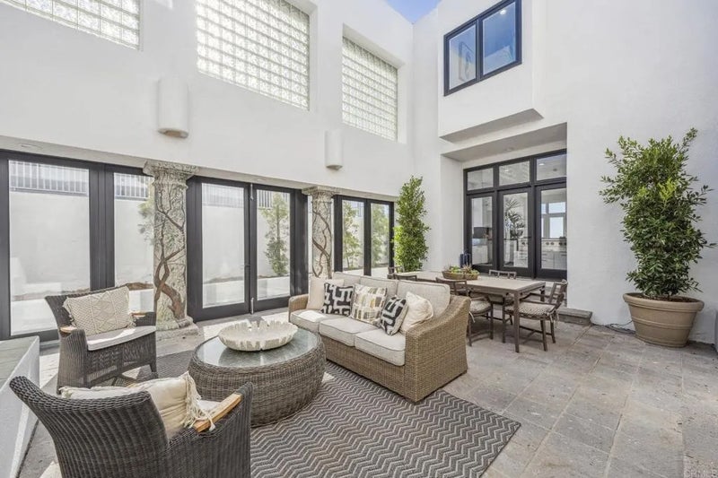 1716 Ocean Front