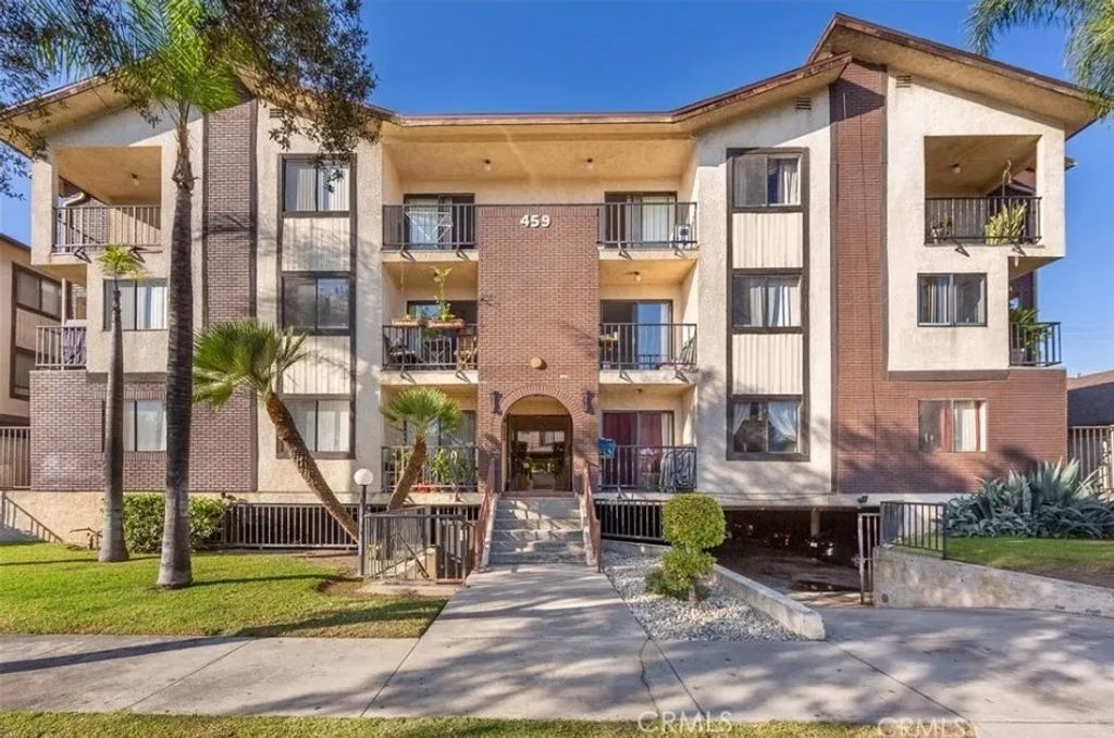 Photo of 463 Vine Street #203, Glendale, CA 91204 (MLS # BB26043964)