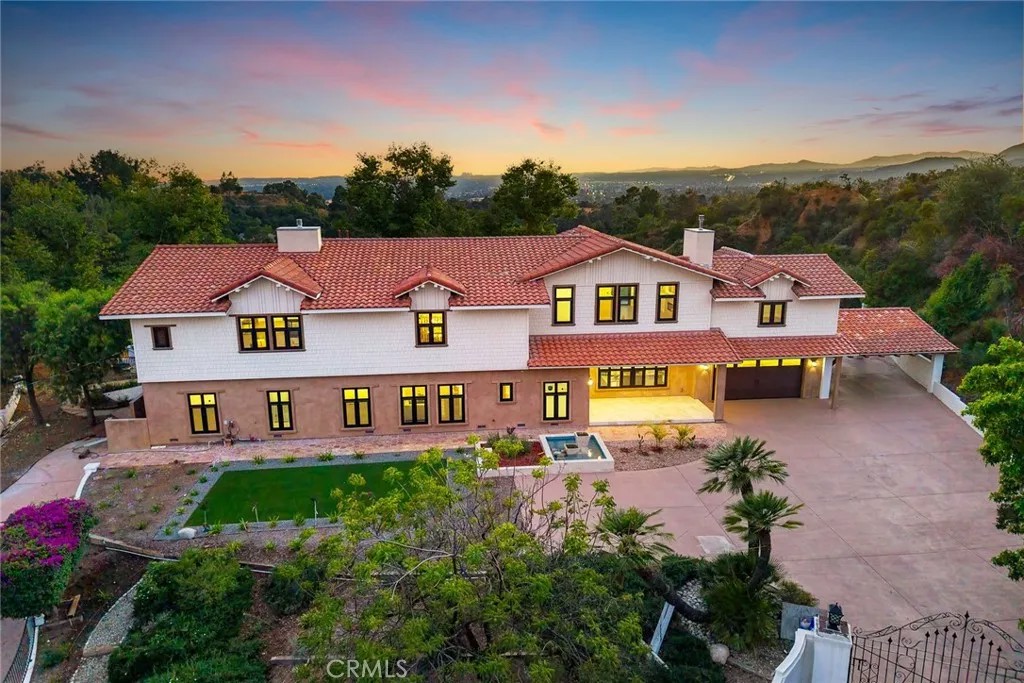 255 El Cielo Lane