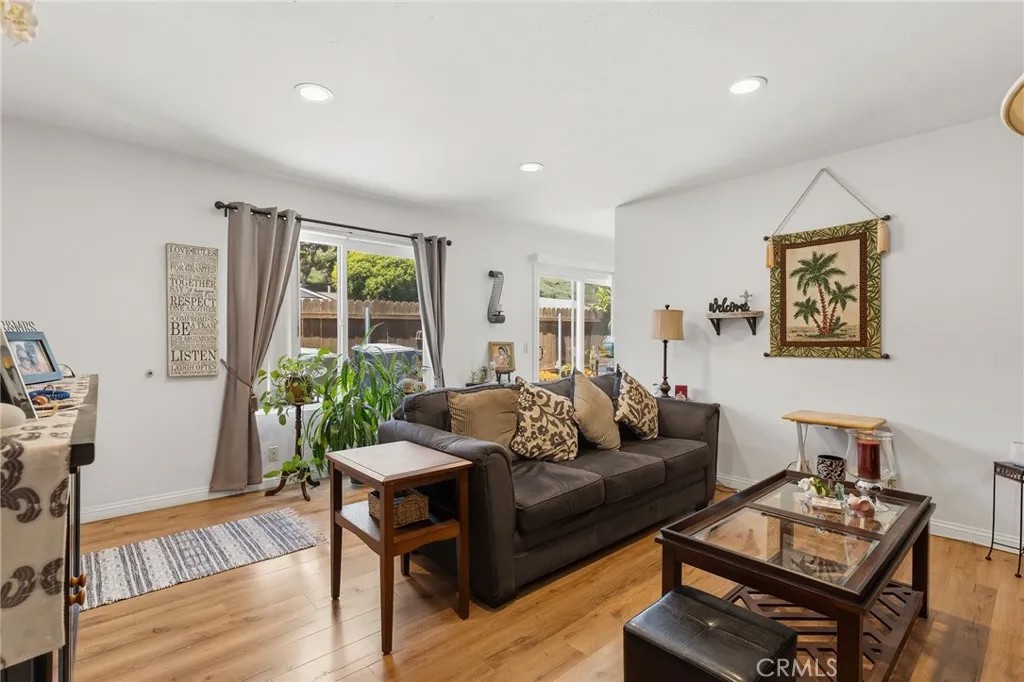 784 Hillcrest Drive