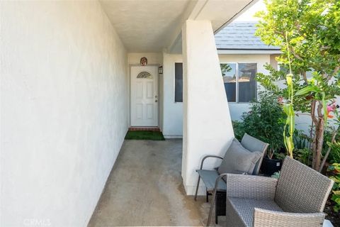 Photo of 309 Calle Montecito, Oceanside, CA 92057 (MLS # SR26160607)