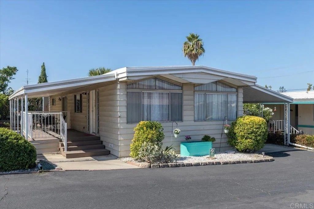 Photo of 718 Sycamore Ave #134, Vista, CA 92083 (MLS # NDP2509139)