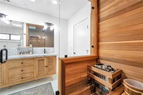 Tiny photo for 966 Rosecrans Avenue, Manhattan Beach, CA 90266 (MLS # SB25244391)