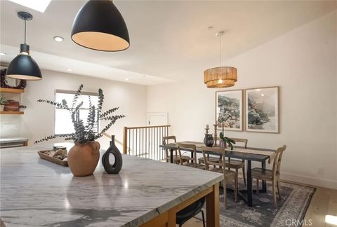 Tiny photo for 966 Rosecrans Avenue, Manhattan Beach, CA 90266 (MLS # SB25244391)