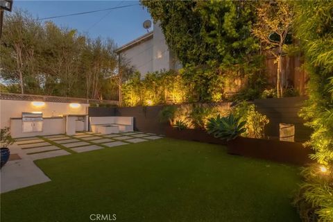 Tiny photo for 966 Rosecrans Avenue, Manhattan Beach, CA 90266 (MLS # SB25244391)