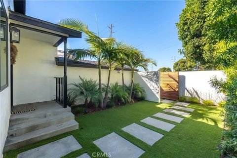 Tiny photo for 966 Rosecrans Avenue, Manhattan Beach, CA 90266 (MLS # SB25244391)