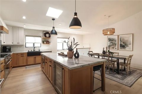 Tiny photo for 966 Rosecrans Avenue, Manhattan Beach, CA 90266 (MLS # SB25244391)