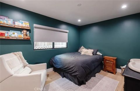 Tiny photo for 966 Rosecrans Avenue, Manhattan Beach, CA 90266 (MLS # SB25244391)