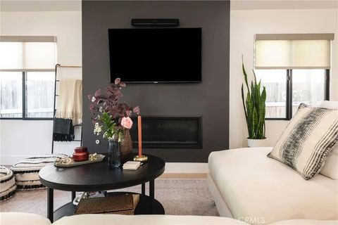 Tiny photo for 966 Rosecrans Avenue, Manhattan Beach, CA 90266 (MLS # SB25244391)