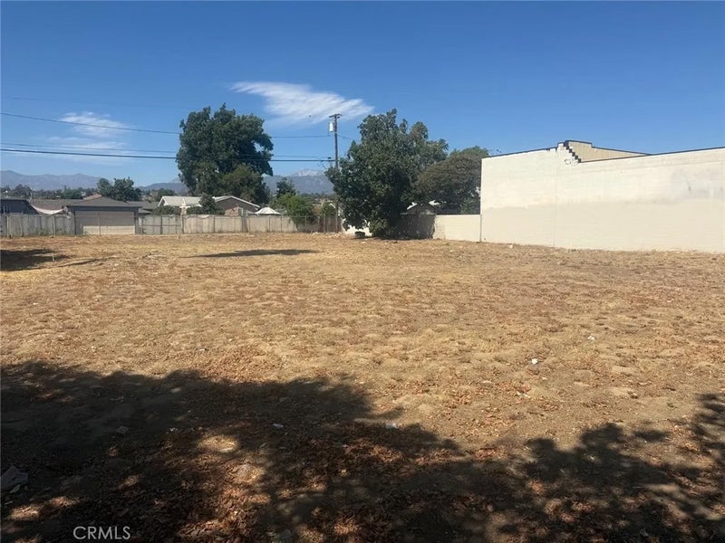 1265 W Holt