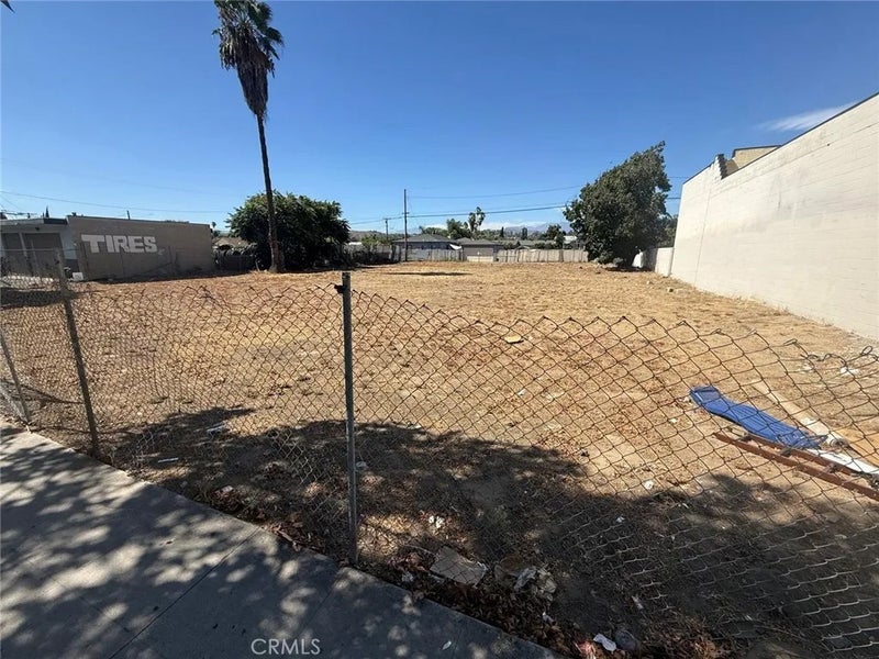 1265 W Holt