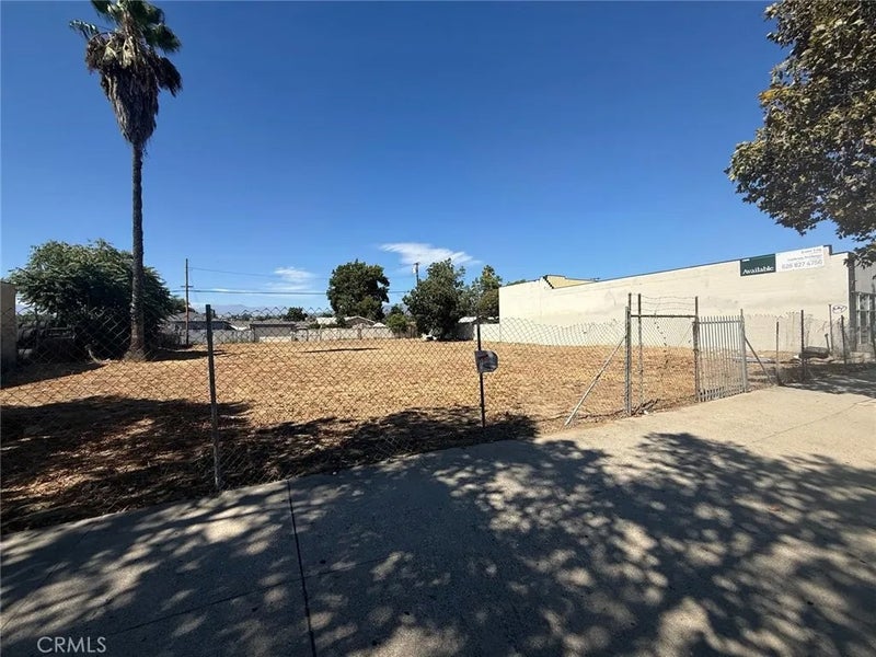 1265 W Holt