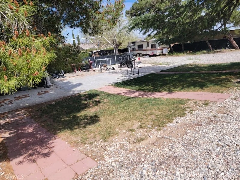 17986 Westlawn