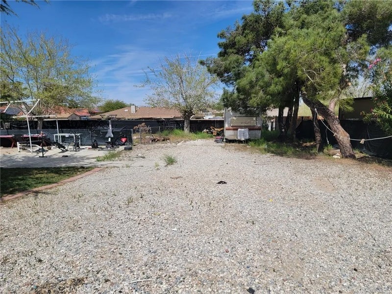 17986 Westlawn